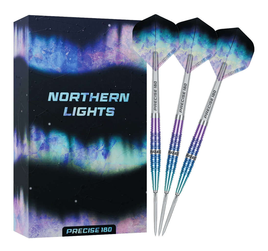 Dardos de acero Precise 180 Northern Lights Hier sind die Precise 180 Northern Lights Steeldarts vollständig zu sehen. Die Darts liegen nebeneinander und zeigen ihre detailreiche Gestaltung.