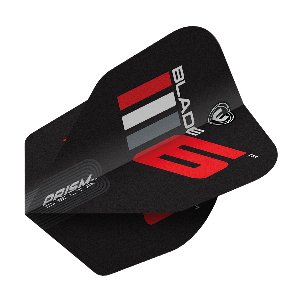 Voli Winmau Prism Delta Blade 6 No6 Das Bild zeigt ein schwarzes Dart Flight mit der Aufschrift „Blade 6“ in Rot und Weiß. Es handelt sich um das Produkt „Winmau Prism Delta Blade 6 No6 Flights“.