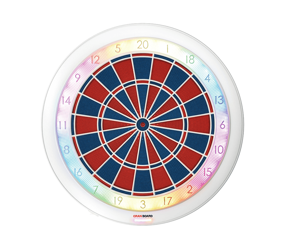 GranBoard 132 Elektronisches Dartboard mit Hybrid Pro Dartboardständer Das Bild zeigt das GranBoard 132 Elektronisches Dartboard mit Hybrid Pro Dartboardständer. Es handelt sich um ein Dartboard-Set, das für Spieler entwickelt wurde.