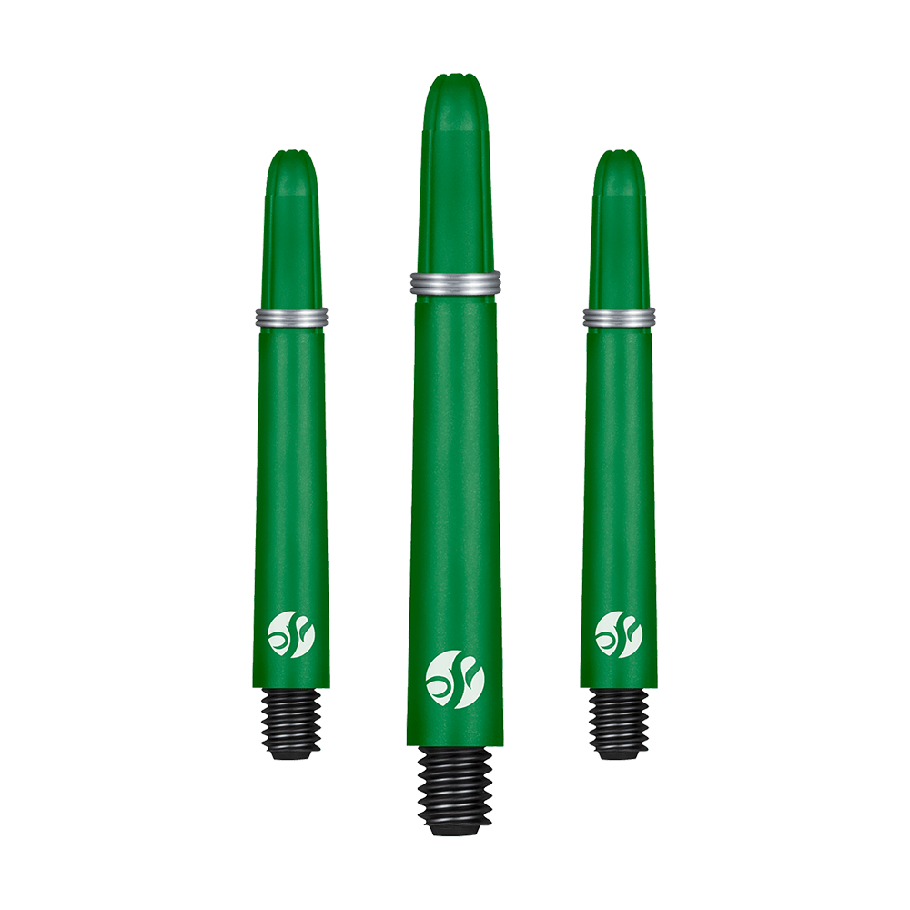 Shot Koi Carbon Shafts - Grün Auf dem Bild sind drei grüne Dartschäfte mit schwarzen Gewinden zu sehen. Sie haben silberne Ringe und ein weißes Logo am unteren Ende.