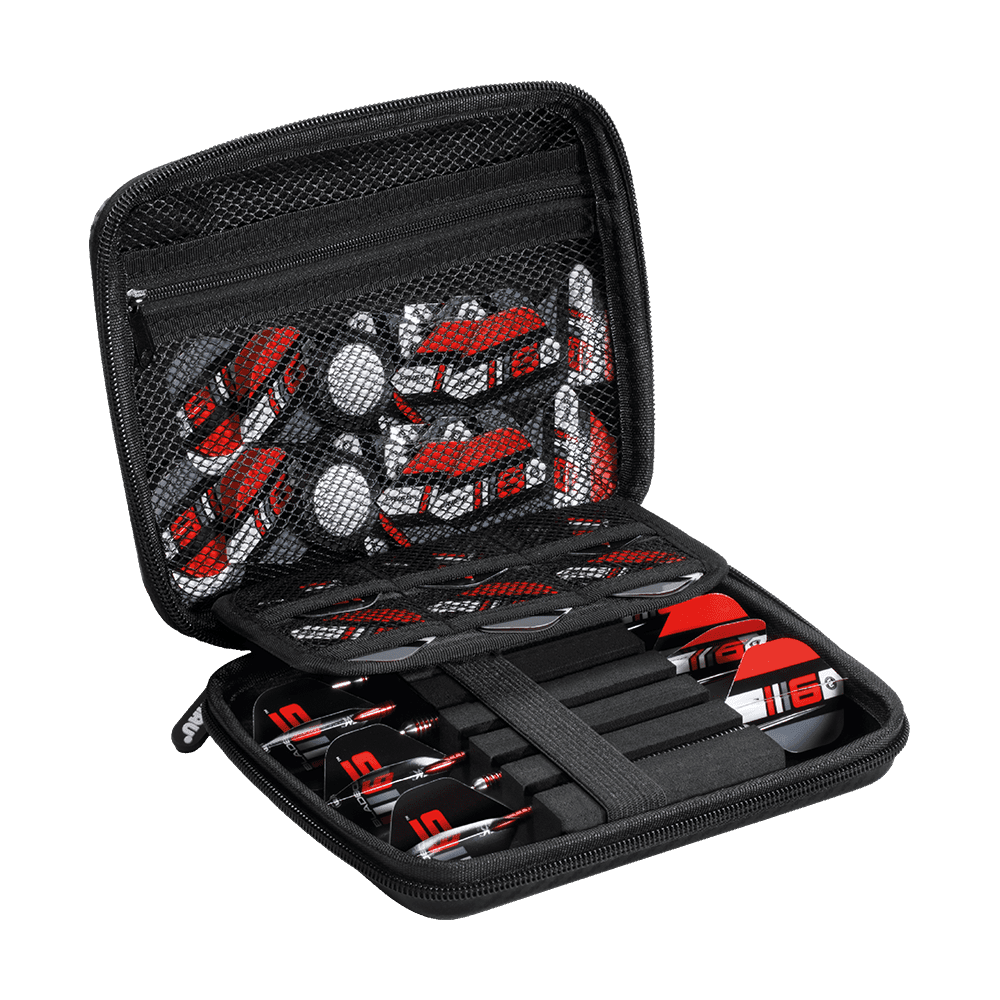 8134_Winmau_Blade_6_XL_Dartcase_2_NEU Das Bild zeigt das Produkt "Winmau Blade 6 XL Dartcase". Es ist ein aufklappbares Etui, das mehrere Darts und Zubehör ordentlich aufbewahrt.