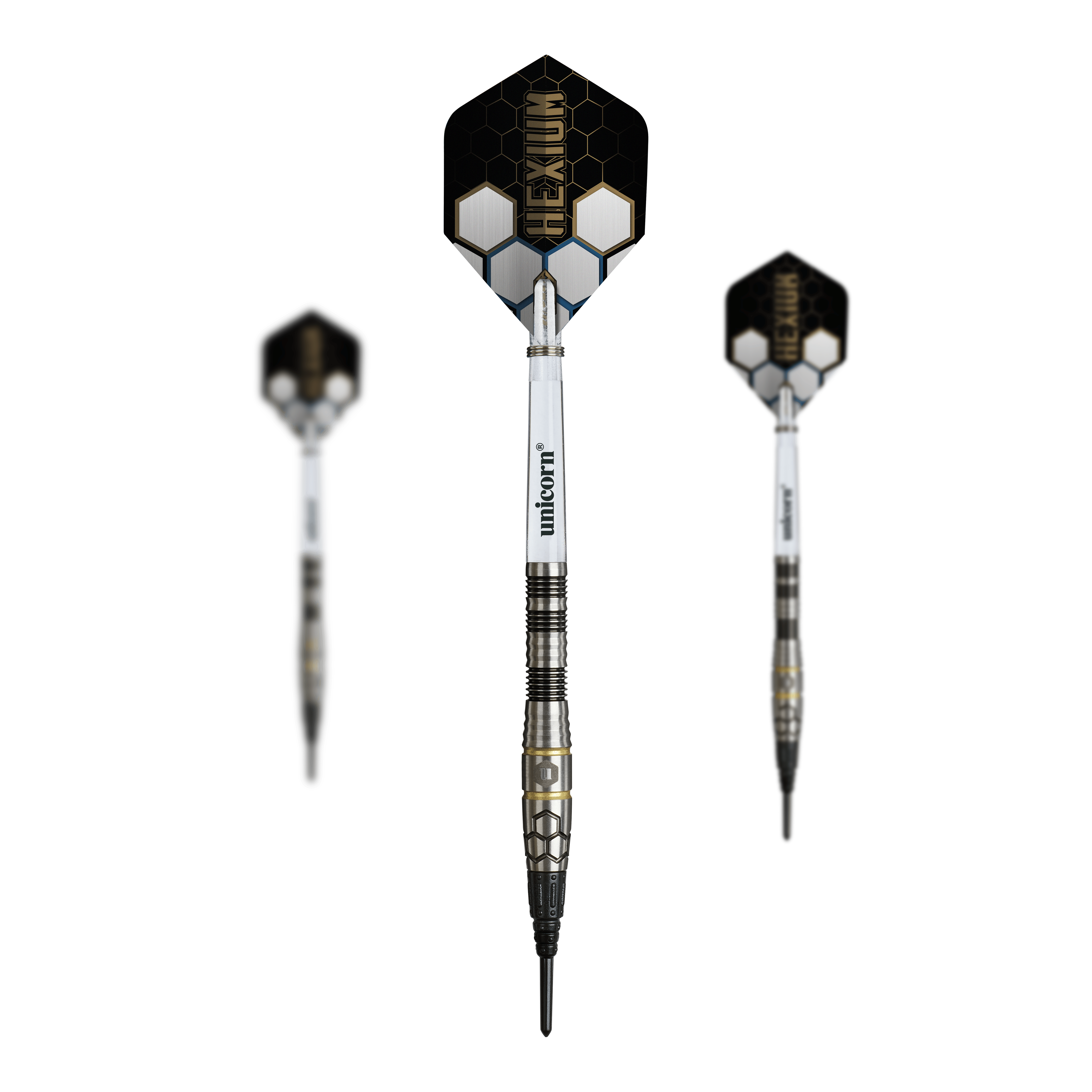 Dieses Set zeigt die Unicorn Hexium Style 01 Black & Gold Softdarts - 22g als Set. Perfekt für Spieler, die ein passendes, abgestimmtes Dart-Set suchen.