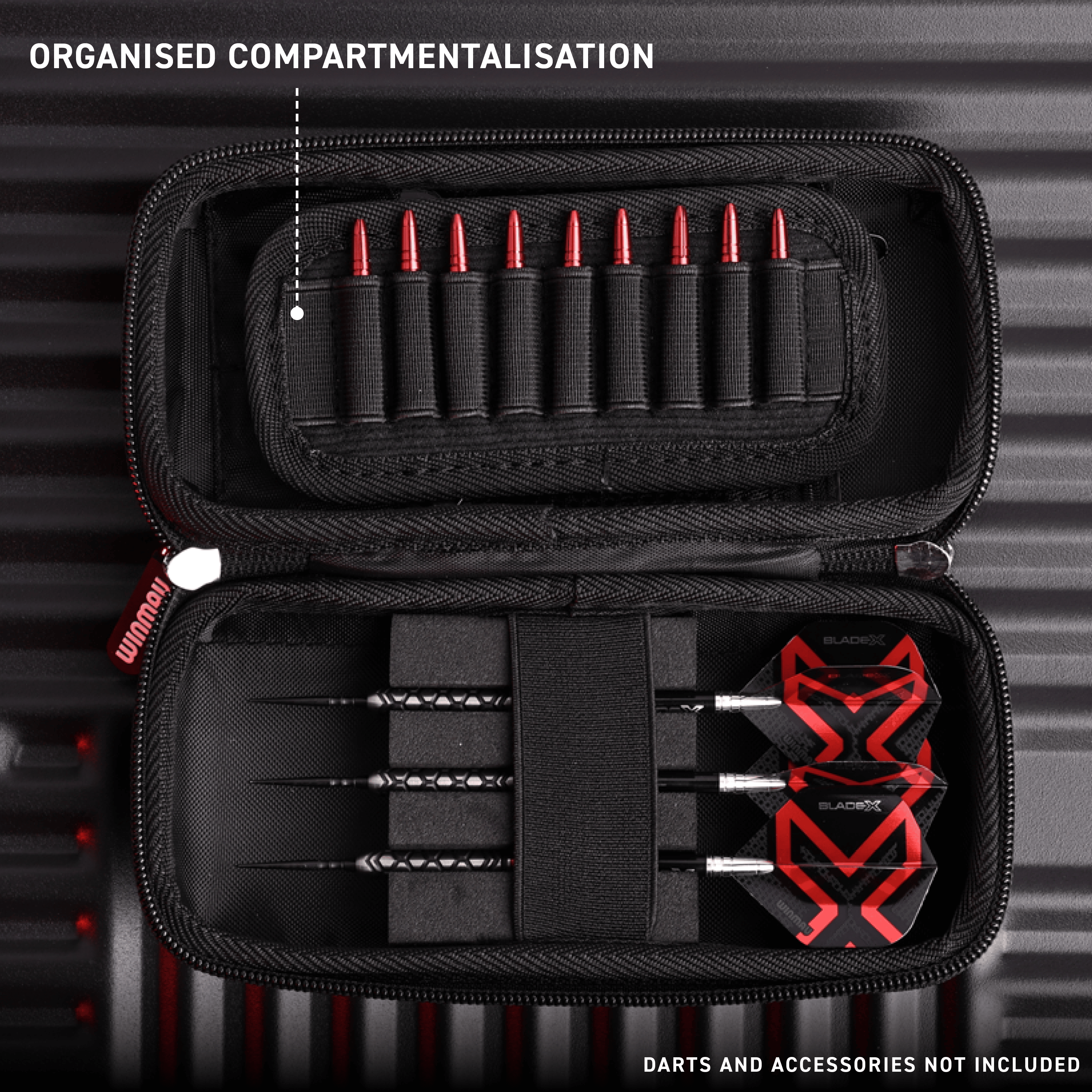 Auf diesem Bild ist der Artikel 8534_Winmau_Blade_X_Armor_G1_Dartwallet_W2 zu sehen. Es gehört wahrscheinlich zu Dart-Equipment.