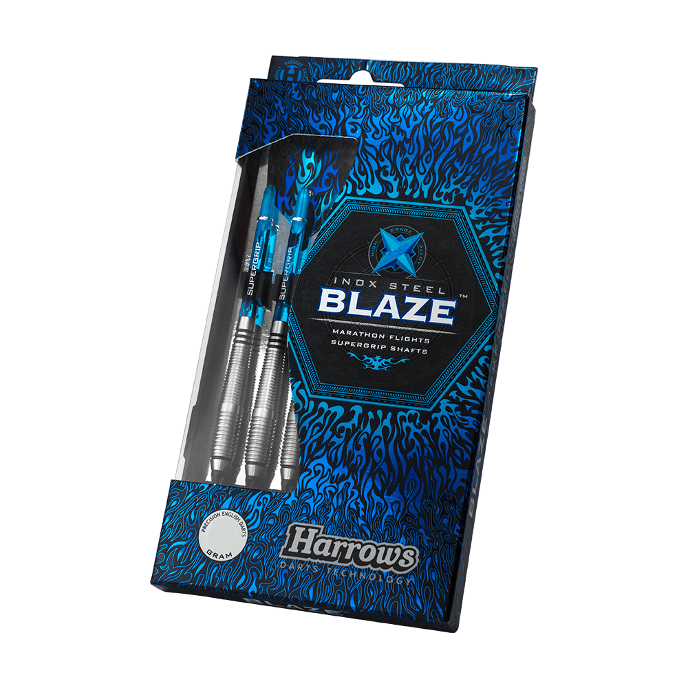 HA13968-B_Harrows_Blaze_Style_B_Softdarts_3_-4_Harrows_Plastikbox Die Abbildung zeigt die Harrows Blaze Style B Softdarts mit einem Gewicht von 18g in ihrer Verpackung. Das Design der Verpackung ist überwiegend blau mit Flammenmuster und klar sichtbarem Harrows-Logo.