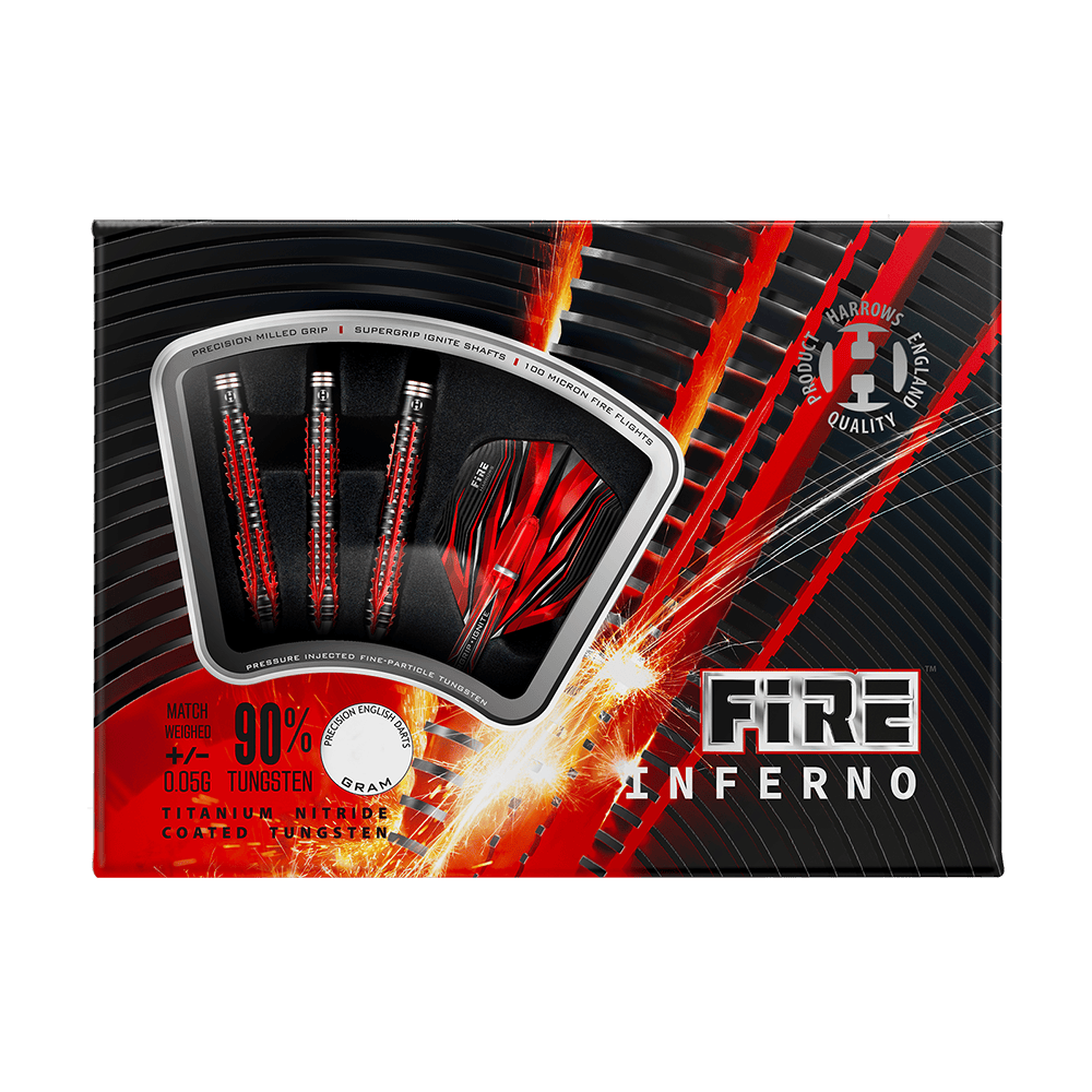HA27071_Harrows_Fire_Inferno_Softdarts_3 Das Bild zeigt eine Verpackung mit den Harrows Fire Inferno Softdarts. Die Darts und Flights sind in Schwarz und Rot gestaltet und die Verpackung hebt die hohe Qualität und den 90%igen Tungsten-Anteil hervor.