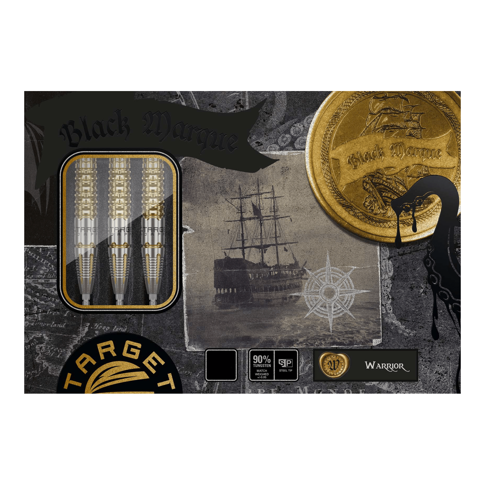 Dardos de acero Target Black Marque Warrior Swiss Point Das Bild zeigt die Verpackung der "Target Black Marque Warrior Swiss Point Steeldarts". Auf der Verpackung sind außerdem ein altes Segelschiff, eine goldene Münze und drei Darts abgebildet.