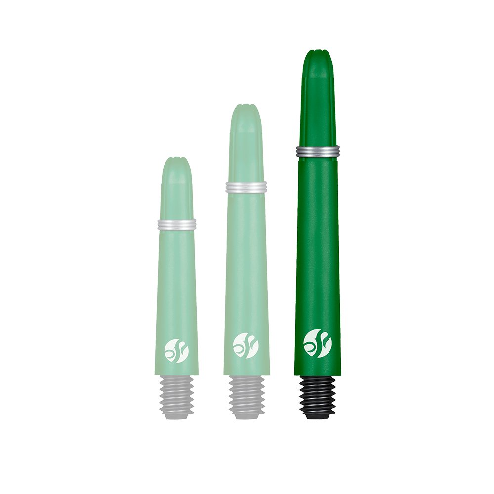 Shot Koi Carbon Shafts - Grün Auf dem Bild sind drei grüne Dartschäfte in unterschiedlichen Längen zu sehen. Sie haben schwarze Gewinde und silberne Ringe.