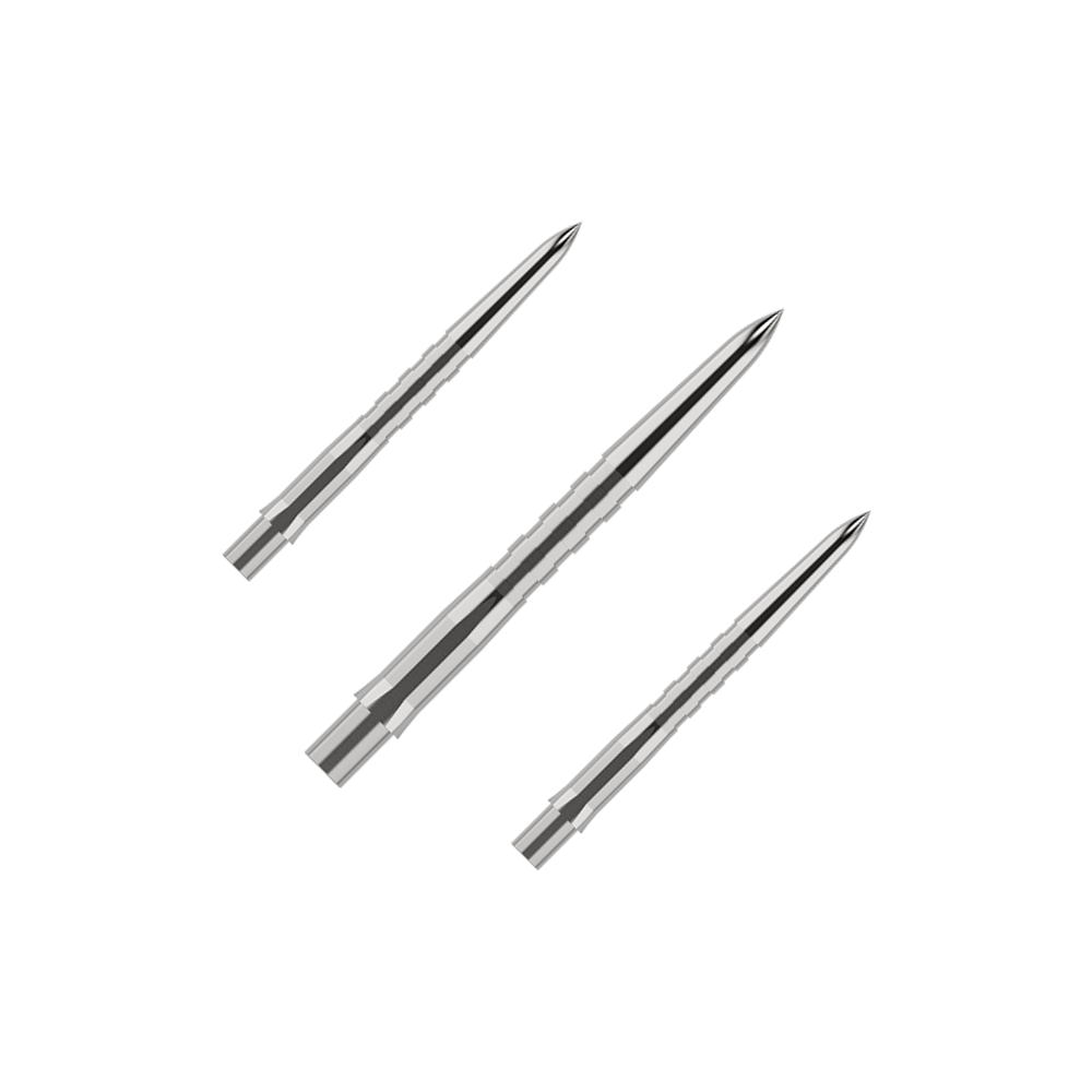 Puntas de dardos Mission Caliburn EVO - Ranuradas - Plateadas Das Bild zeigt drei silberne, gerillte Spitzen für Steeldarts. Sie liegen nebeneinander auf einem grünen Hintergrund.