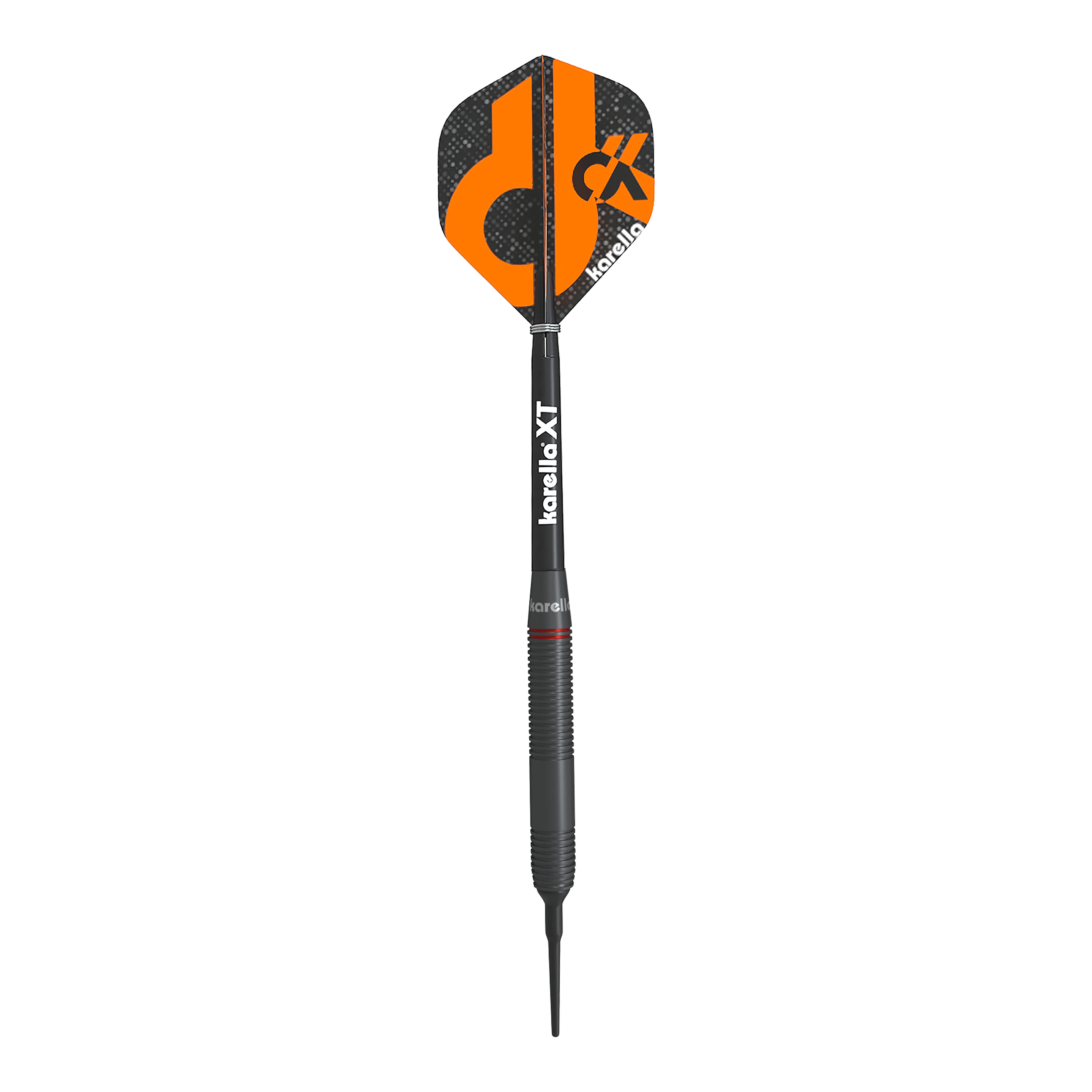Karella Daniel Klose dardos suaves Das Bild zeigt einen Softdart der Marke Karella, Modell Daniel Klose. Der Dartpfeil hat eine schwarze Spitze und ein schwarzes Flight mit orangefarbenem Design und dem Karella-Logo.