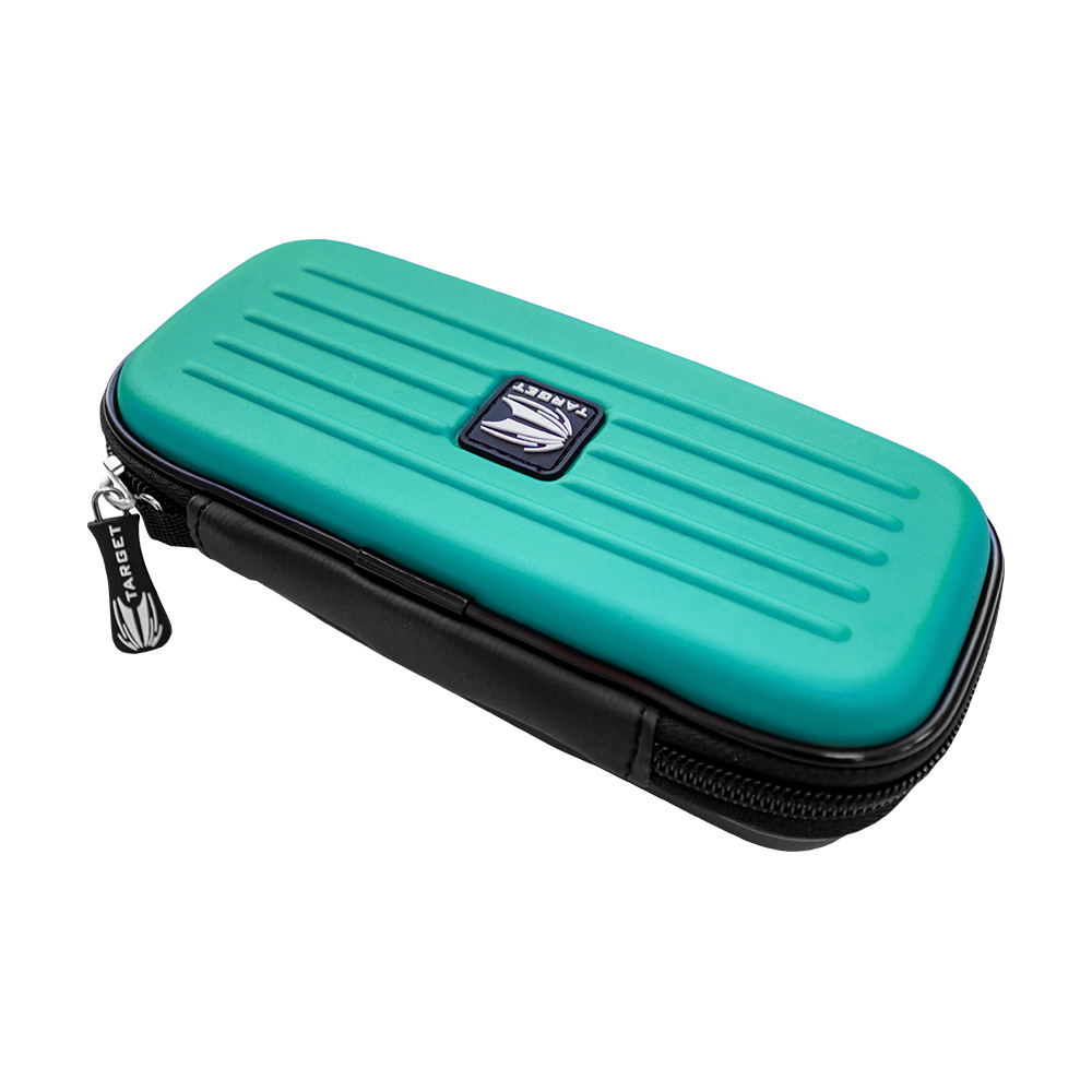 125819_Target_Takoma_Dartwallet_Aqua_2 Das Bild zeigt das Produkt "Target Takoma Dartwallet". Es ist ein türkisfarbenes Etui mit schwarzem Reißverschluss und dem Target-Logo auf der Oberseite.