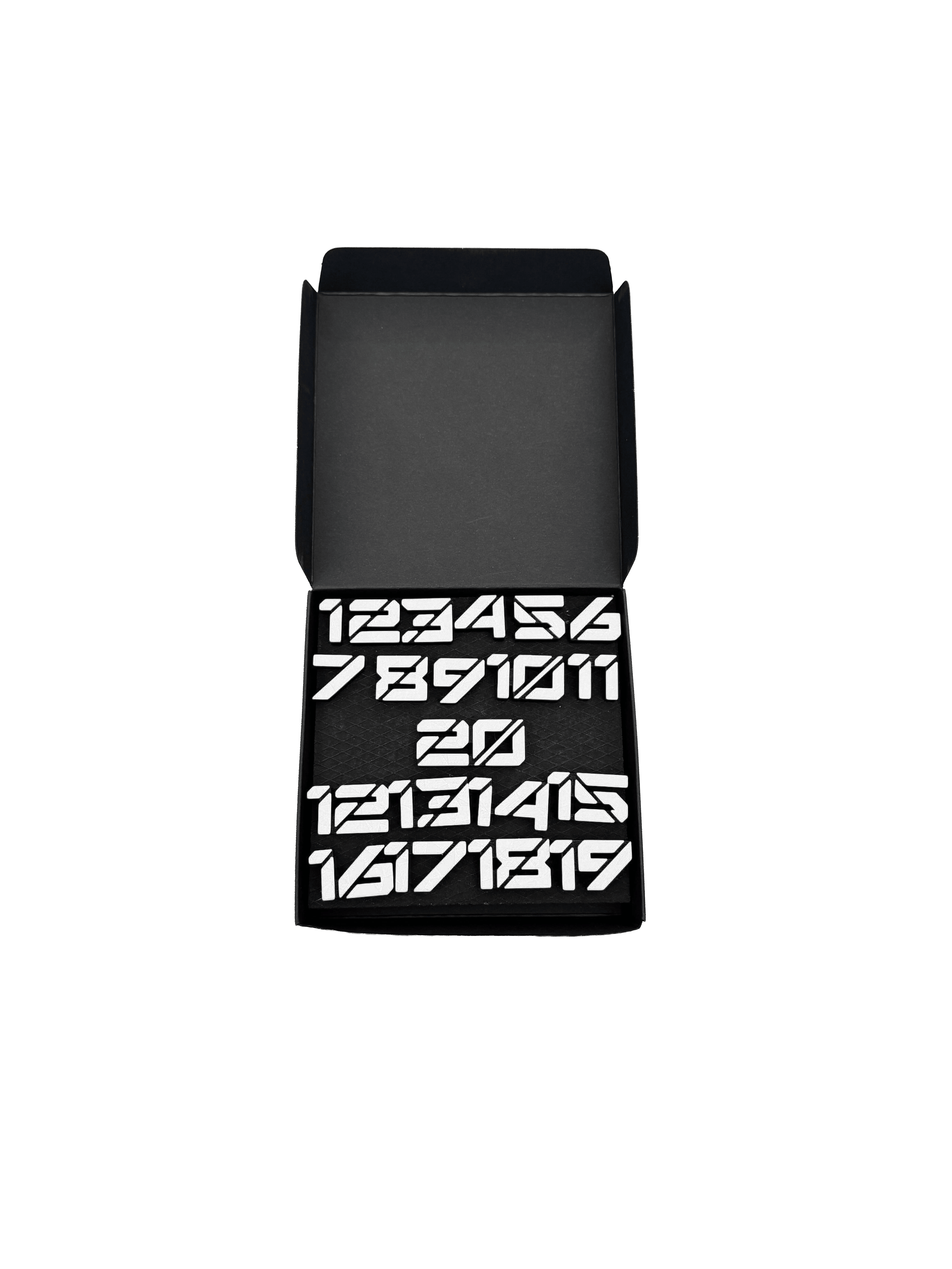 McDart Dartboard Number Rings / Number Ring Cyber Dies ist eine Abbildung mit dem Namen 'Cyber Wei Box'. Die Box ist vermutlich Teil einer Produktverpackung.