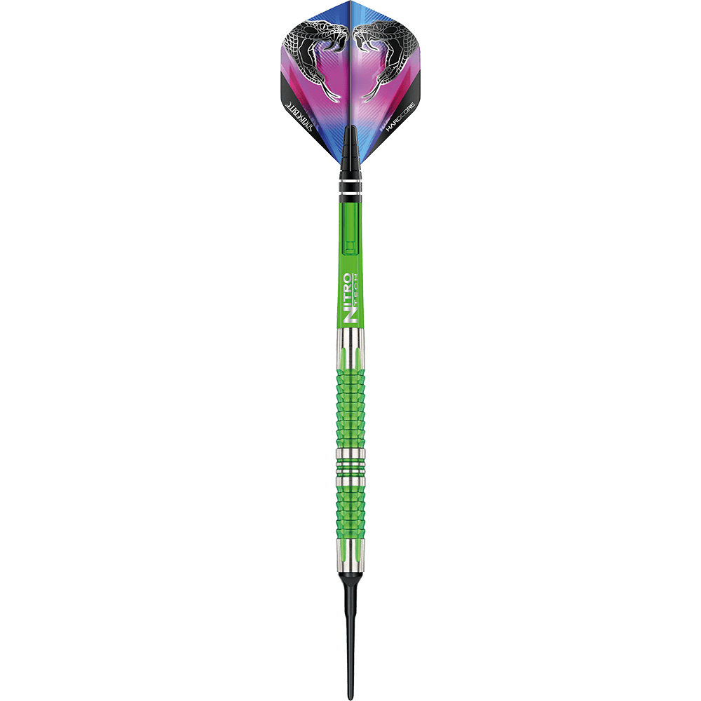 Das Bild zeigt einen Softdart der Marke "Red Dragon Peter Wright Snakebite Mamba 2". Der Dart hat ein auffälliges grünes Griffstück und eine Flight mit Schlangenmotiven.