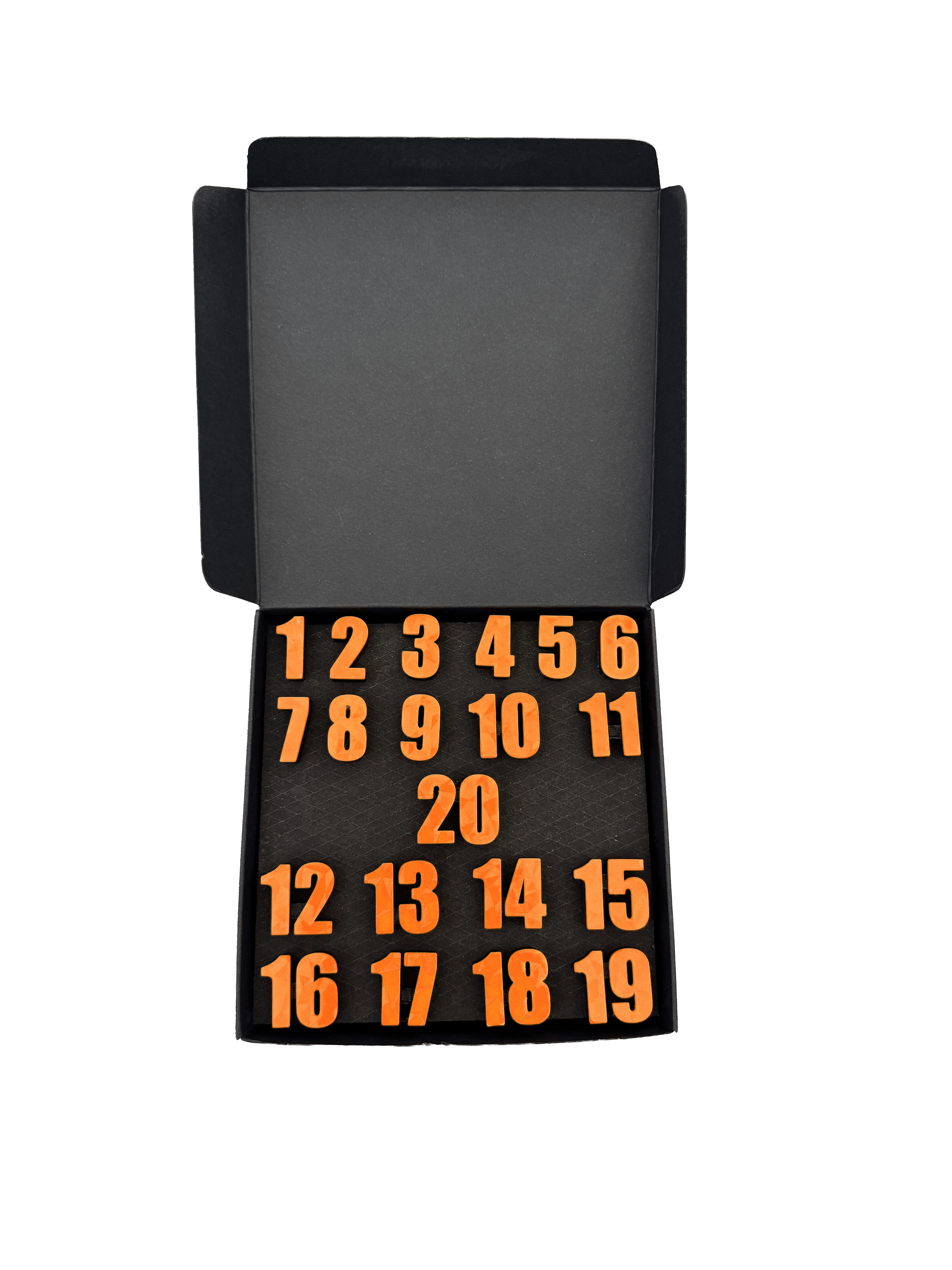 Anneaux numérotés pour cible de fléchettes McDart / Anneaux numérotés classiques Das Bild zeigt eine Box mit der Aufschrift Classic Orange. Die Verpackung ist im gleichen Stil gehalten.