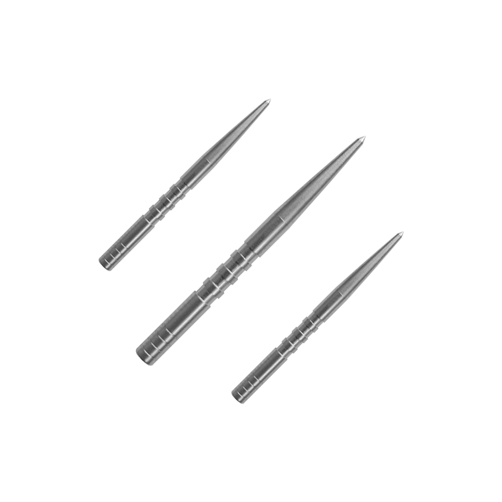 Pointe de fléchette Condor Beak Point avec pointes coupées Das Bild zeigt drei silberne Dartspitzen, die nebeneinander angeordnet sind. Sie sind aus Metall und haben eine schlanke, spitz zulaufende Form.