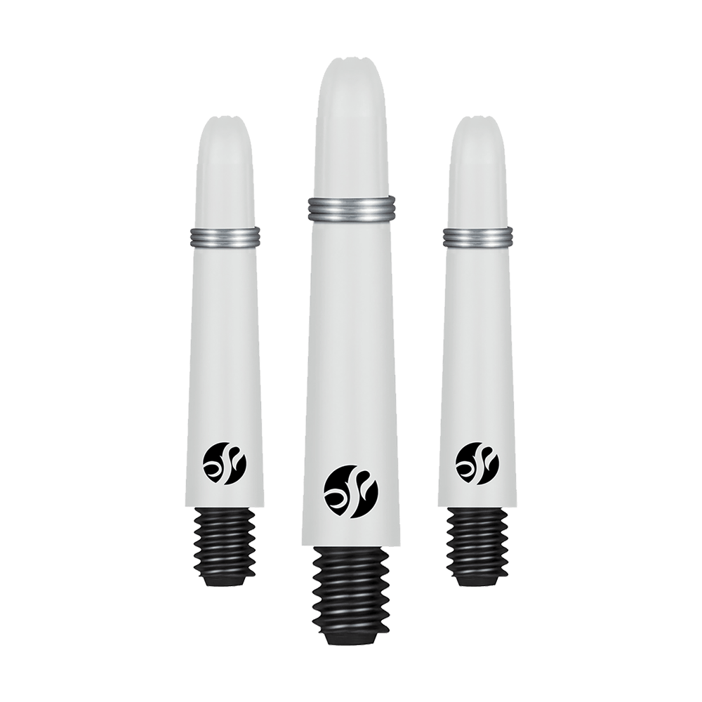 Shot Koi Carbon Shafts - Bianco Auf dem Bild sind drei weiße, spitz zulaufende Dart-Schäfte mit schwarzem Gewinde und silbernem Ring zu sehen. Jeder Schaft trägt ein schwarzes Logo in der Nähe des unteren Endes.