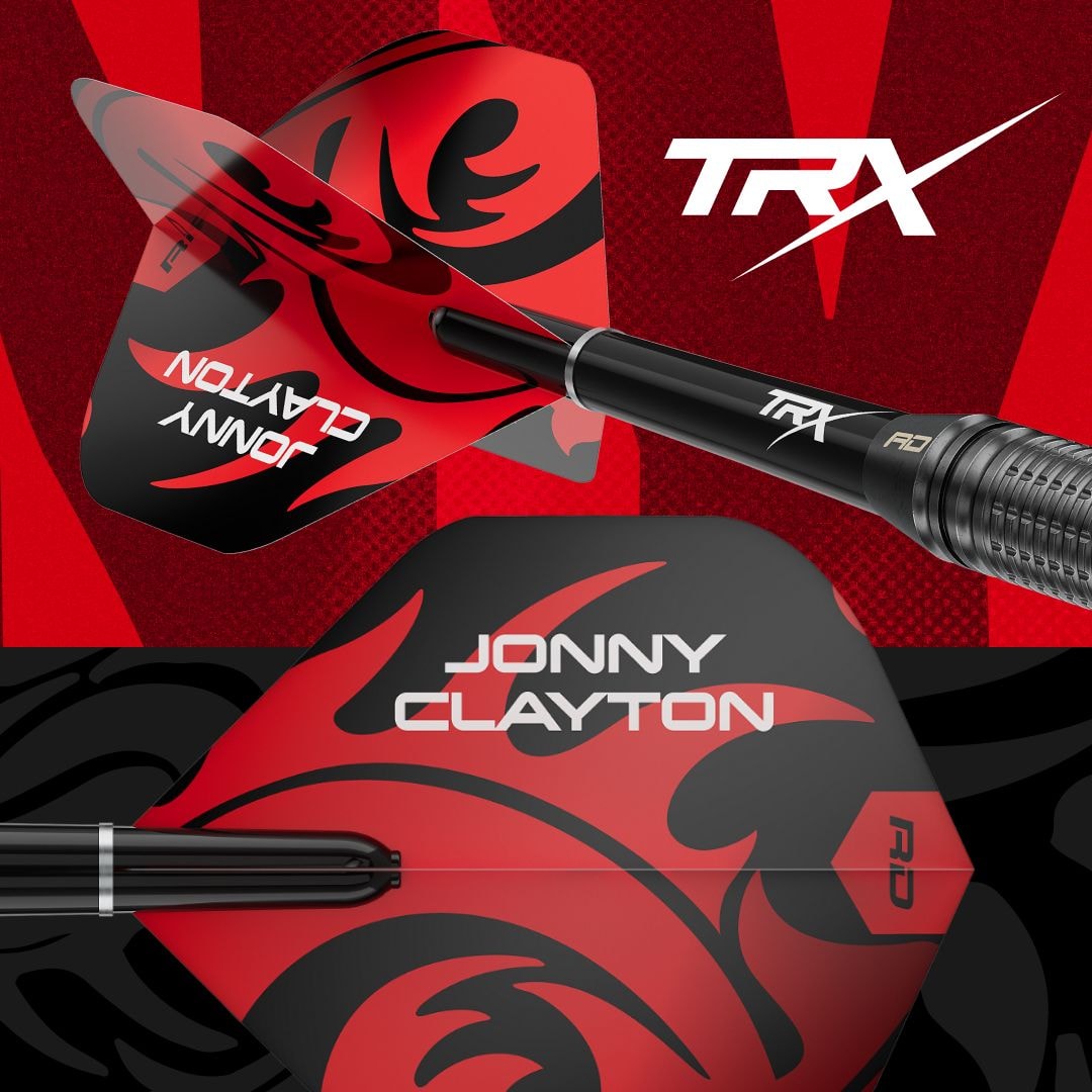Red Dragon Jonny Clayton Core Brass Steeldarts - 21g Das Foto zeigt die Red Dragon Jonny Clayton Core Brass Steeldarts - 21g. Die Darts liegen auf einer ebenen Fläche.