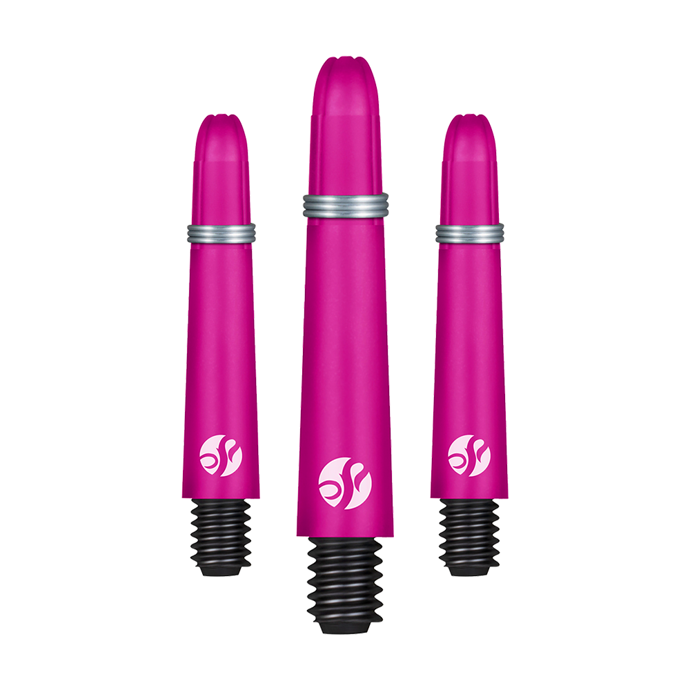 Shot Koi Carbon Shafts - Pink Auf dem Bild sind drei pinkfarbene Darts-Schäfte in verschiedenen Längen zu sehen. Sie besitzen schwarze Gewinde und silberne Ringe als Akzent.