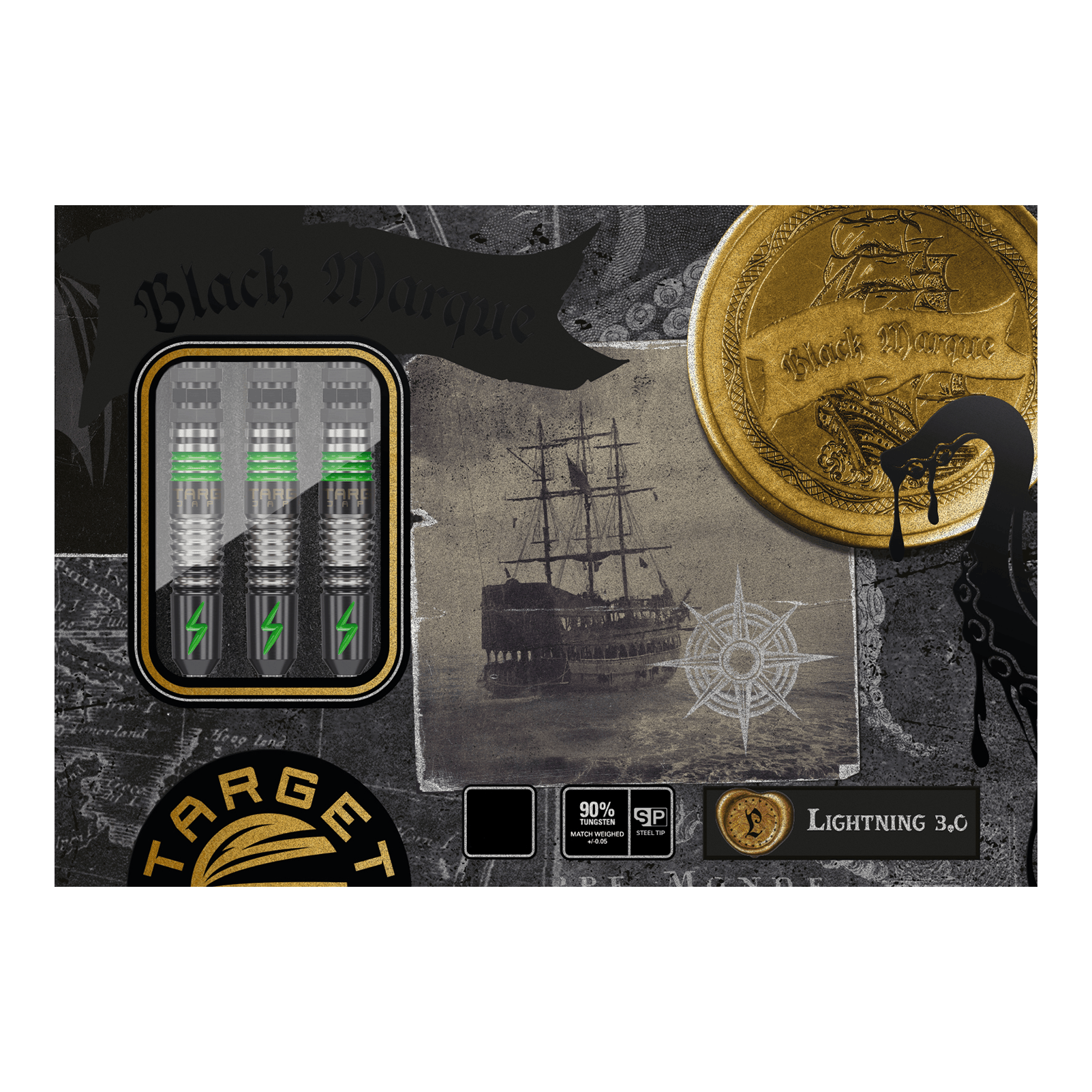 Ocelové šipky Target Japan Black Marque Lightning 3 SP Das Bild zeigt die Verpackung der "Target Japan Black Marque Lightning 3 SP Steeldarts". Auf der Verpackung sind drei Dartpfeile, ein altes Segelschiff und goldene Münzen abgebildet.