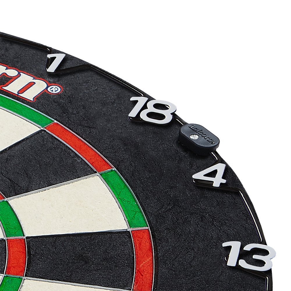 07890_Unicorn_Horizontal_Number_Ring_Zahlenring_1 Das Bild zeigt einen Ausschnitt einer Dartscheibe mit dem Produkt "Unicorn Horizontal Number Ring Zahlenring". Die Zahlen sind gut sichtbar und horizontal am Rand der Scheibe angebracht.