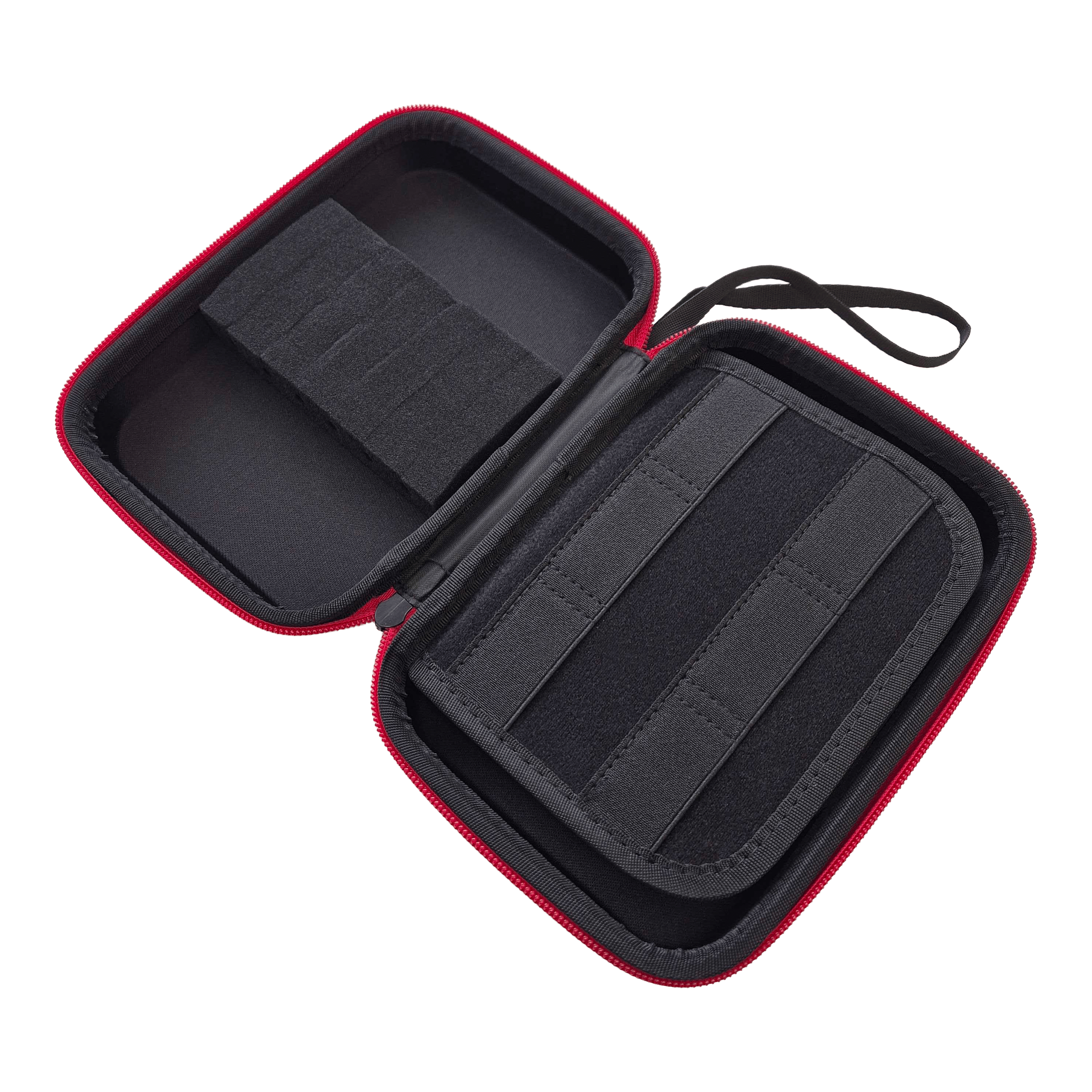 System-4 Dartcase mit Deinem Design Das Bild zeigt ein schwarzes Dartcase vom Typ System 4. Es wird für den sicheren Transport und die Aufbewahrung von Dartartikeln verwendet.