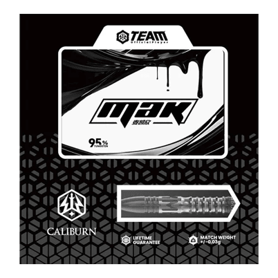 Freccette in acciaio Caliburn Player MAK Das Bild zeigt die Verpackung der Caliburn Player MAK Steeldarts mit einem Gewicht von 23,5g. Die Verpackung hebt das moderne Design und eine Lebenszeitgarantie hervor.