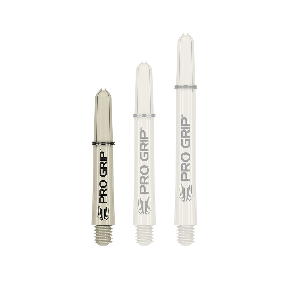 380150_Target_Pro_Grip_Shafts_Sand_34mm_1 Das Bild zeigt drei beige Dartschäfte in unterschiedlichen Längen. Auf jedem Schaft steht deutlich "PRO GRIP" geschrieben.