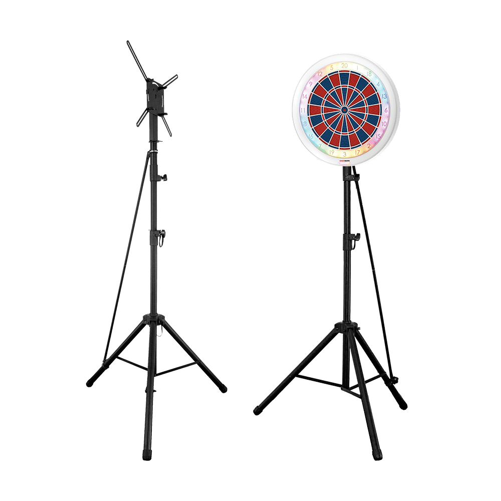 GranBoard 132 Elektronisches Dartboard mit Hybrid Pro Dartboardständer Auf dem Foto sieht man das GranBoard 132 Elektronisches Dartboard mit Hybrid Pro Dartboardständer. Diese Kombination eignet sich ideal für Dartspieler zu Hause.