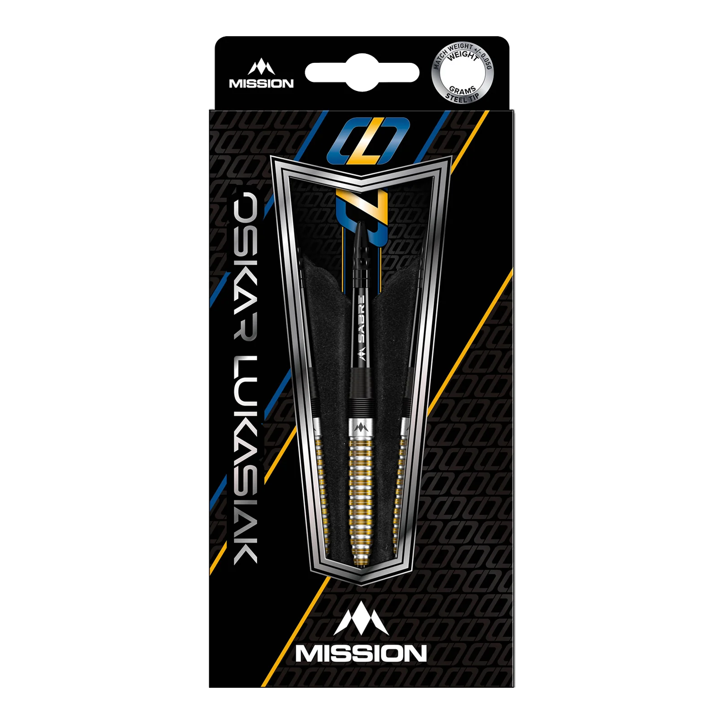 Mission Oskar Lukasiak Black Gold PVD Steeldarts - 22g Die Abbildung zeigt die Steeldarts "Mission Oskar Lukasiak Black Gold PVD" mit einem Gewicht von 22g in ihrer Verpackung. Das Design ist schwarz-gold mit weißen und blauen Akzenten und dem Namen des Spielers auf der Vorderseite.