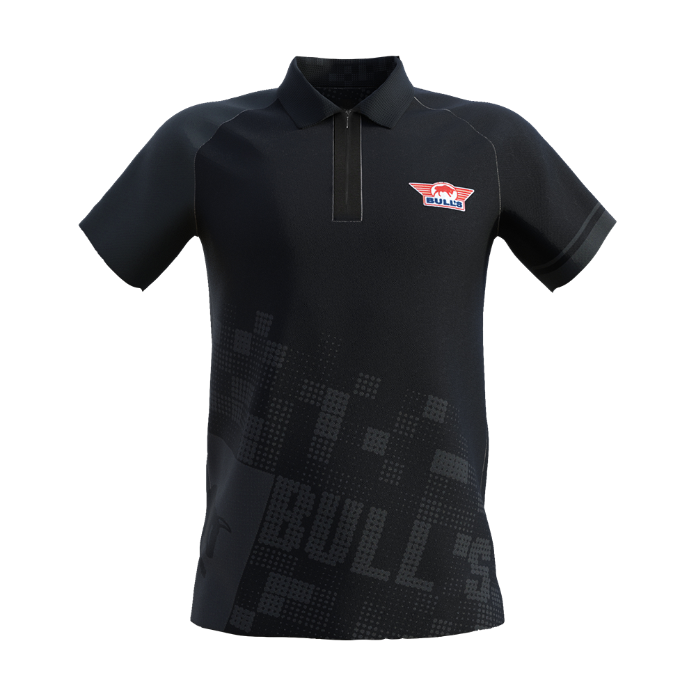 BU69610_BullsNL_Plain_Black_Dart_Poloshirt_1 Das Bild zeigt ein schwarzes Poloshirt von Bulls NL mit einem dezenten Muster und dem Bulls-Logo auf der Brust. Das Shirt ist kurzärmlig und hat einen klassischen Polokragen.