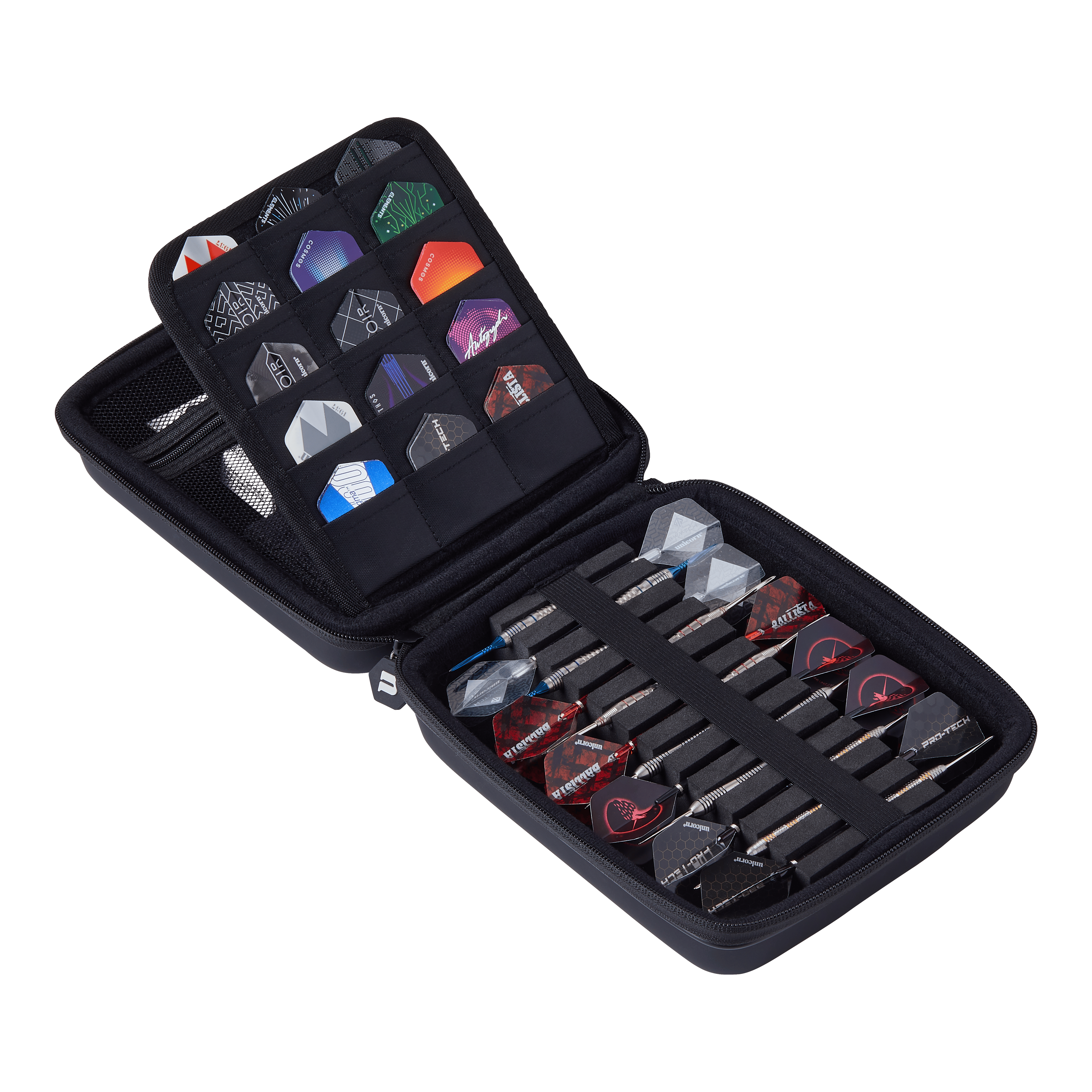Estuche grande para dardos Unicorn Ultra 3UP - Negro Das Bild zeigt das "Unicorn Ultra 3UP Large Dartcase - Schwarz" mit geöffnetem Reißverschluss. Im Inneren sind mehrere Dartpfeile und Flights ordentlich in speziellen Fächern und Taschen einsortiert.