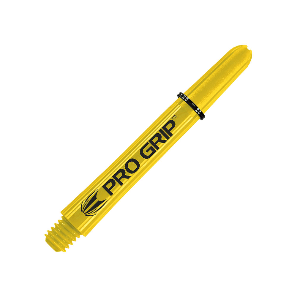 Target Pro Grip Shafts - 3 set - Giallo Das Bild zeigt einen gelben Dart-Schaft mit der Aufschrift "PRO GRIP". Der Schaft liegt schräg vor einem gelben, gestreiften Hintergrund.