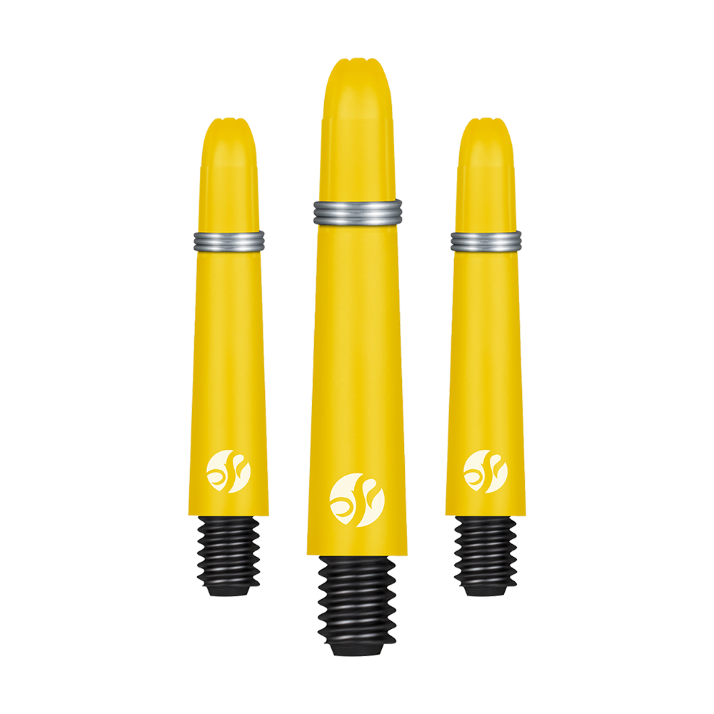 Shot Koi Carbon Shafts - Gelb Das Bild zeigt drei gelbe Dartschäfte mit schwarzem Gewinde und silbernem Ring. Sie stehen nebeneinander aufrecht in unterschiedlichen Längen.