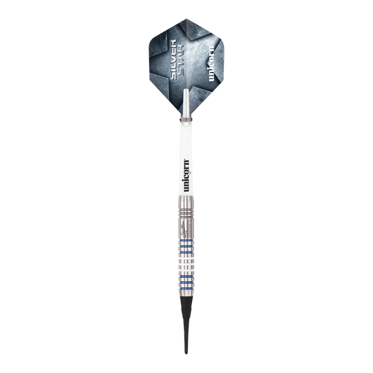 Hier sind die Unicorn Silver Star Var.3 Gary Anderson Softdarts zu sehen. Die silbernen Dartpfeile sind detailliert abgebildet.