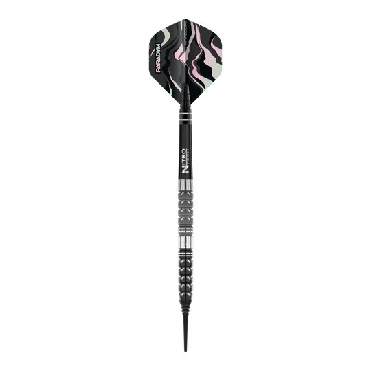 Šipky Red Dragon Paradym Tapered Soft - 20g Das Bild zeigt einen Red Dragon Paradym Tapered Softdart mit 20g Gewicht. Der Dart hat ein modernes, schwarzes Design mit Details in Silber und einem gemusterten Flight.