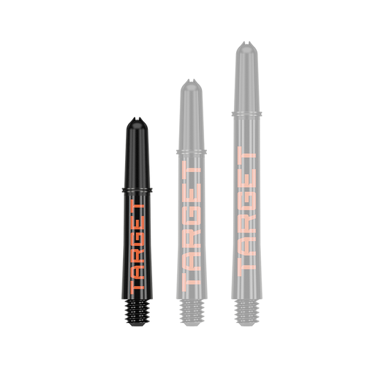 Aste Target Pro Grip TAG - 3 set - Nero Arancione Auf dem Bild sind drei schwarze Dartschäfte in unterschiedlichen Längen zu sehen. Auf jedem Schaft steht in orangefarbener Schrift das Wort "TARGET".