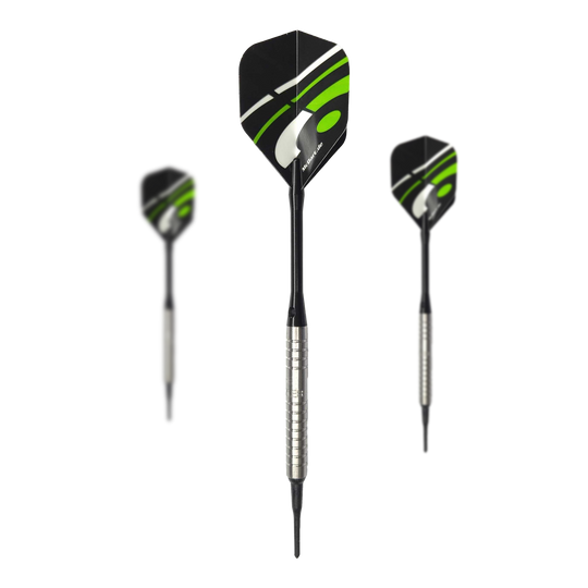 Dardos blandos McDart 85 Tungsten V16 - 16,5 g Das Bild zeigt drei Softdarts des Modells "McDart 85er Tungsten V16" mit einem Gewicht von 16,5g. Die Darts haben silberne Griffe und schwarze Flights mit grünen und weißen Akzenten.