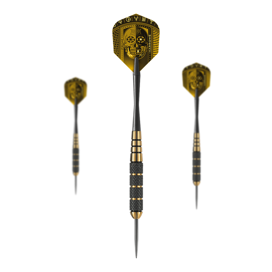 Harrows Voodoo Brass Steeldarts Das Bild zeigt drei Harrows Voodoo Brass Steeldarts mit auffälligen schwarzen und goldenen Details. Auf den Flights ist ein Totenkopf-Muster abgebildet.