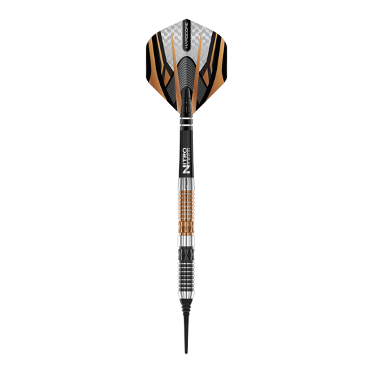 Měkké šipky Red Dragon Panterra - 20g Das Bild zeigt einen Red Dragon Panterra Softdart mit einem Gewicht von 20g. Der Dart hat ein markantes Design mit schwarzen, goldenen und silbernen Elementen.