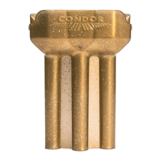 Condor DUAL Dartcase Das Bild zeigt ein goldfarbenes Dartcase mit dem Schriftzug "CONDOR" und einem Flügelmuster darauf. Das Etui hat drei einzelne Fächer für Darts.