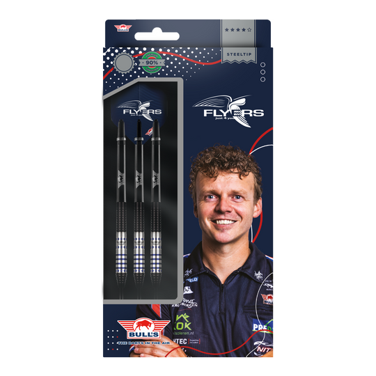 Dardos de acero Bulls NL Richard Veenstra 90 - 23 g Die Abbildung zeigt eine Verpackung der "Bulls NL Richard Veenstra 90 Steeldarts - 23g". Auf der Vorderseite sind drei Steeldarts und das Bild eines lächelnden Mannes abgebildet.
