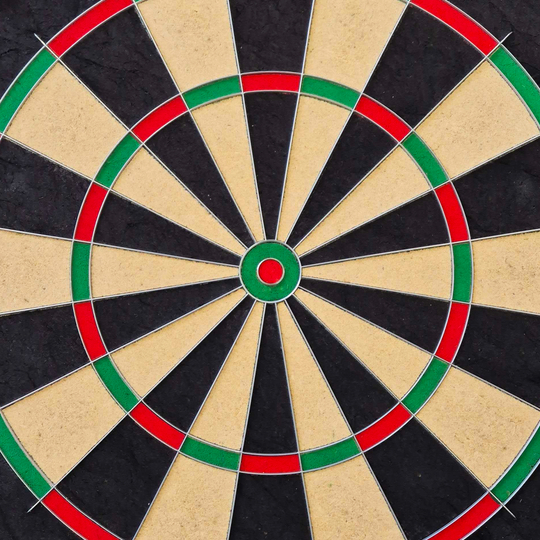 Ocelový terč Unicorn Eclipse Smartboard Ein weiteres Bild des Unicorn Eclipse Smartboard Steeldartboards zeigt eine Nahaufnahme. Die Felder sind klar erkennbar.