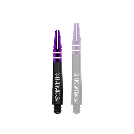 C697_Red_Dragon_Nitrotech_Peter_Wright_Black_Shafts_36mm_1BcXCiwDBcPHGL Das Bild zeigt zwei schwarze Dart-Schäfte mit violettem Kopf und silbernen Akzenten. Auf den Schäften steht in weißer Schrift das Wort „SNAKEBITE“.