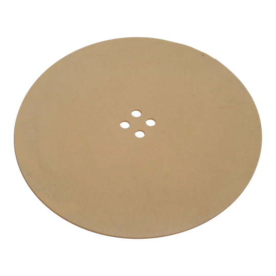 Das Bild zeigt eine runde, braune Gummimatte. In der Mitte befinden sich fünf kleine, kreisförmige Löcher.