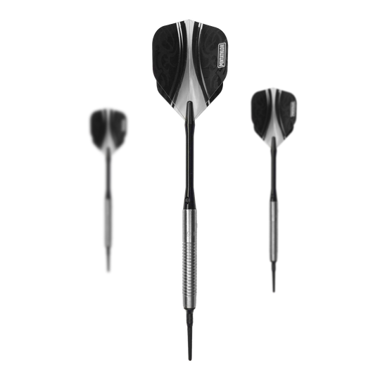 McDart 85er Tungsten V21 Softdarts - 18,5g Das Bild zeigt drei Softdarts des Produkts "McDart 85er Tungsten V21 Softdarts - 18,5g". Die Darts haben silberne Barrels und schwarze Flights.