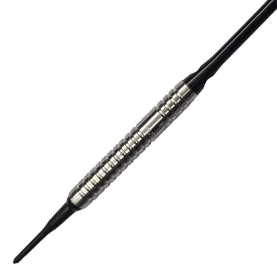Dardos blandos McDart 85 Tungsten V5 - 16 g Das Bild zeigt einen McDart 85er Tungsten V5 Softdart mit einem Gewicht von 16g. Der Dartpfeil hat einen silbernen, geriffelten Barrel und schwarze Spitzen.