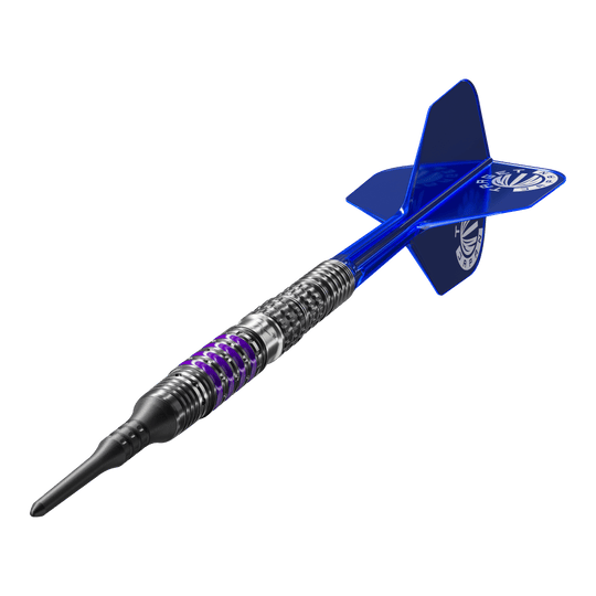 Das Bild zeigt einen modernen Softdart aus der Produktreihe „Target Japan Prime Series Sirius GEN4“ mit einem Gewicht von 21,5g. Der Dart hat ein auffälliges, silber-schwarzes Design mit lila Akzenten und blauen Flights.