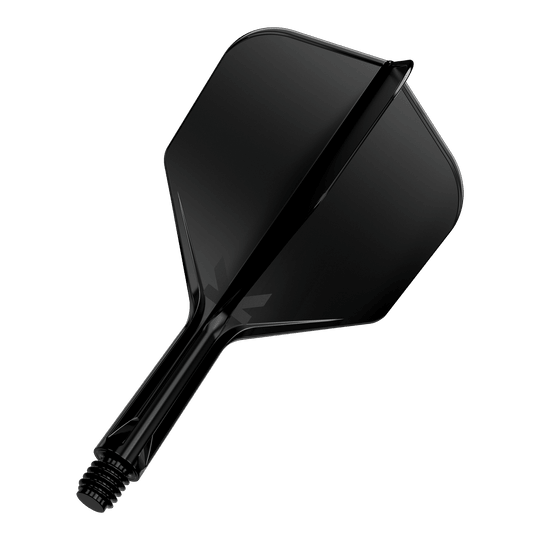 Letový systém Target K-Flex No6 - černý Das Bild zeigt eine schwarze Dartflügel- und Schaftkombination. Sie ist vor einem schwarzen Hintergrund dargestellt.