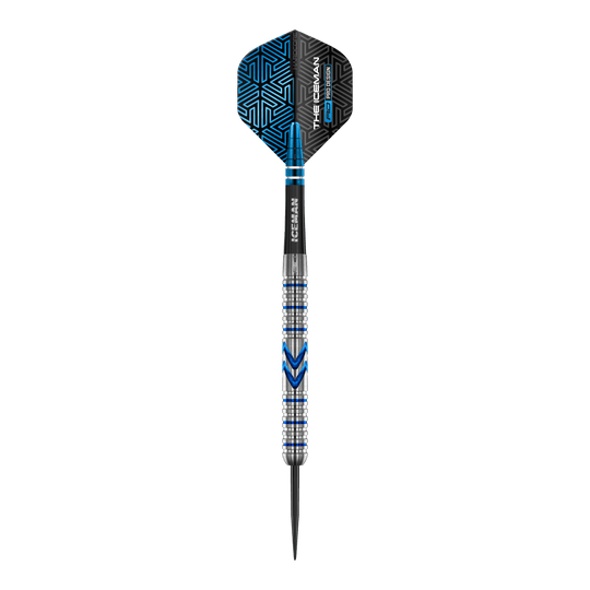 Ocelové šipky Red Dragon Gerwyn Price Iceman Midnight Edition Das Bild zeigt einen Steeldart aus der Serie "Red Dragon Gerwyn Price Iceman Midnight Edition". Der Dart hat ein silbernes und blaues Design mit schwarzen Akzenten auf dem Flight.