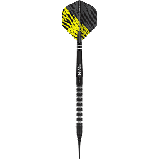 RD2535_Red_Dragon_Razor_Edge_Elite_Softdarts_1aABaYcQqjglgN Das Bild zeigt einen Red Dragon Razor Edge Elite Softdart mit einem Gewicht von 20 Gramm. Der Dartpfeil hat ein schwarzes und silbernes Design mit einem strukturierten Griff.