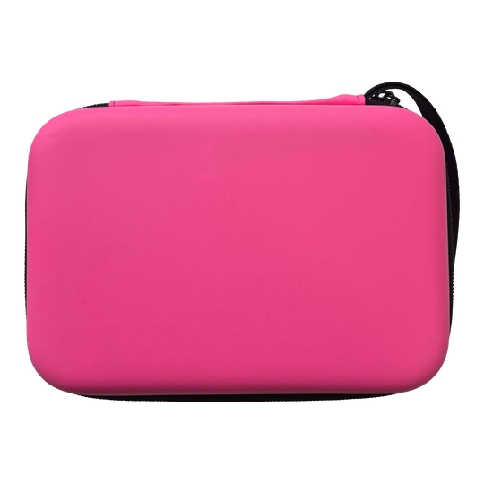 Das Bild zeigt eine pinke Darttasche. Es handelt sich um das Modell DC05 von McDart.